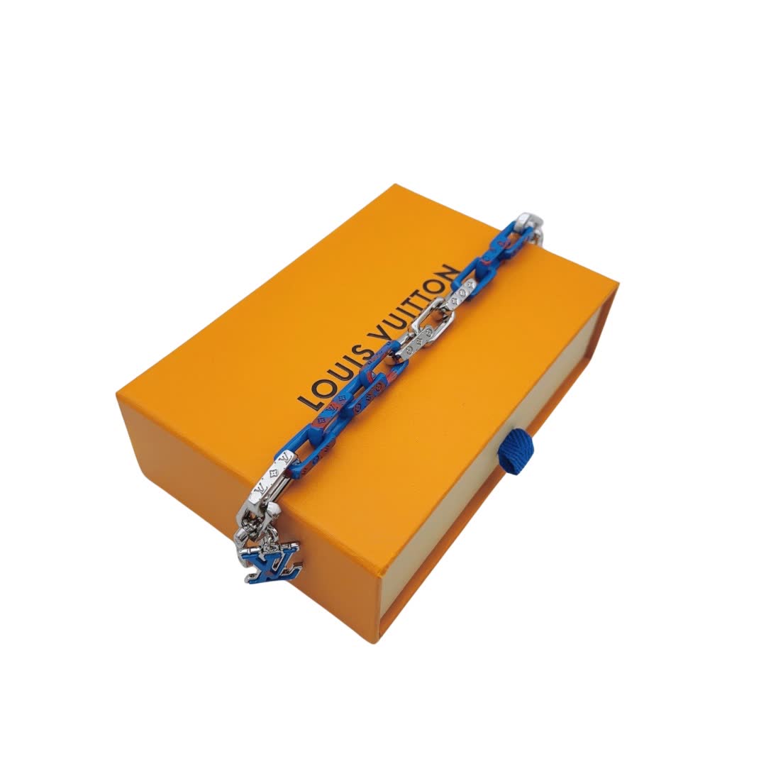 Louis Vuitton Monogram World Tour Bracelet-M1229M